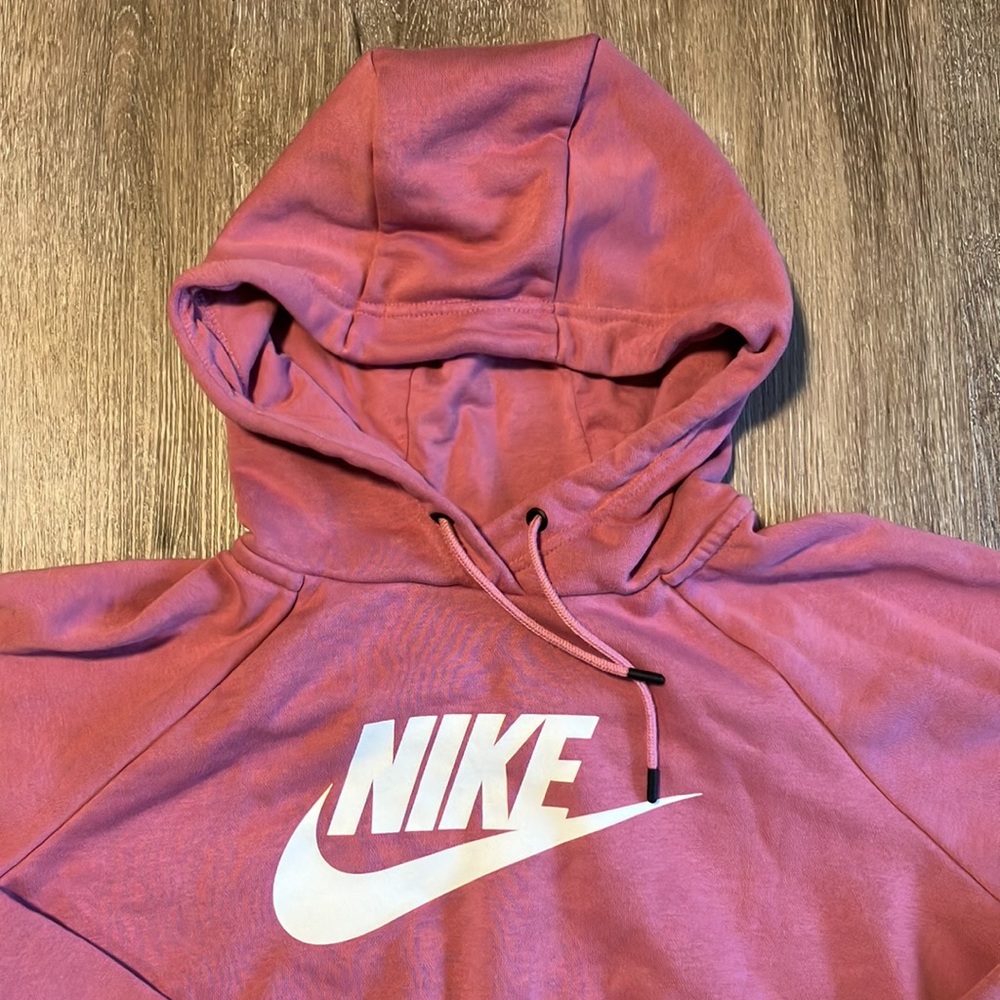 Nike Women’s Pink Cropped Hoodie - Picture 2 of 5